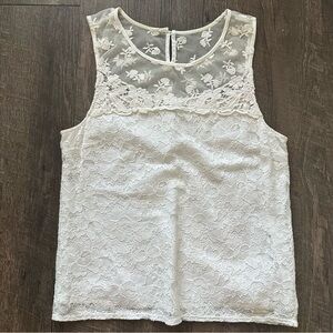 Beautiful sleeveless lace top
